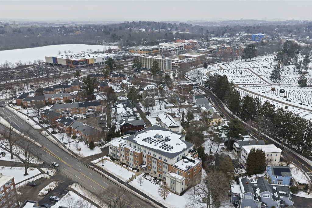 321 Hammond Pond Pkwy # 105