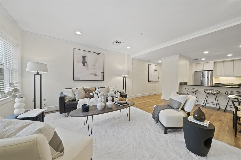 321 Hammond Pond Pkwy # 105