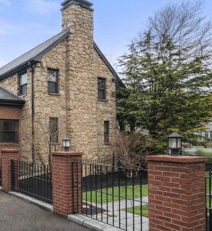 6 Risley Rd