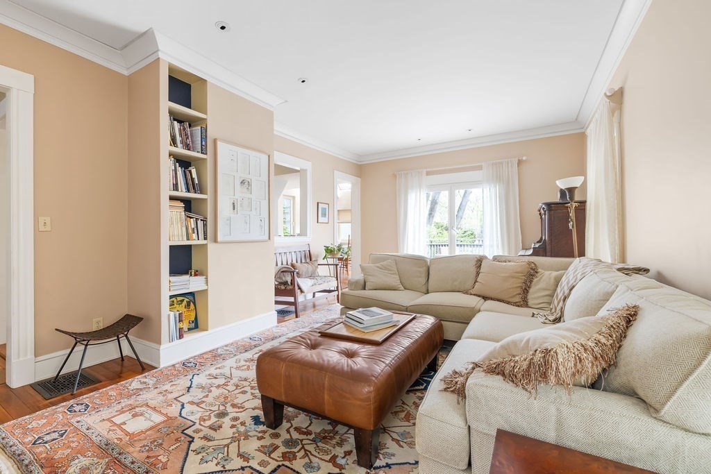 26 Circuit Ave