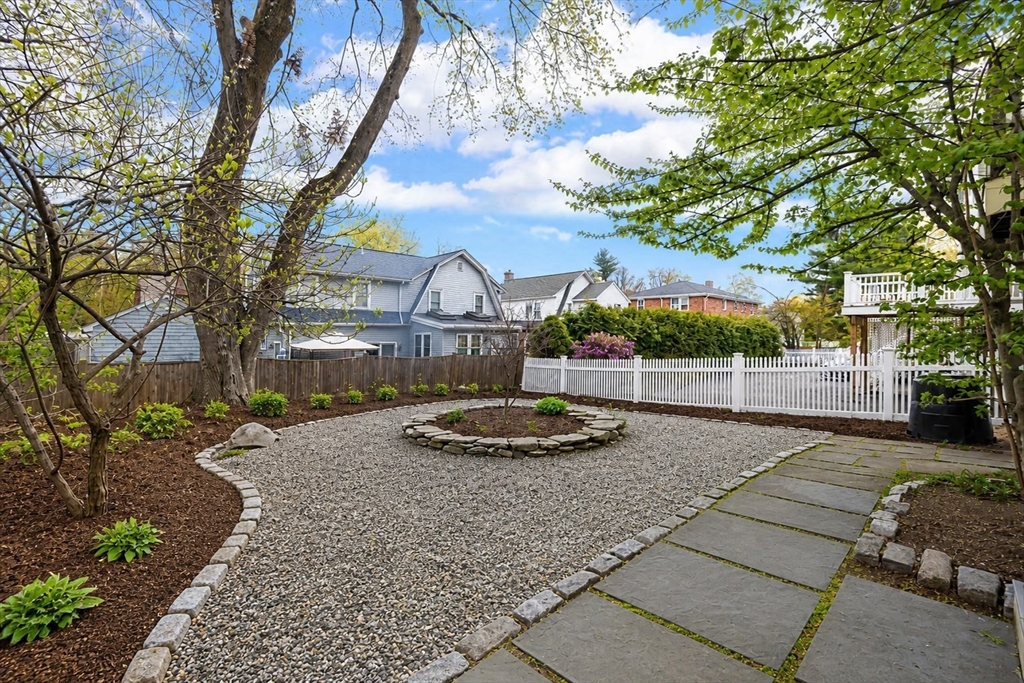 26 Circuit Ave