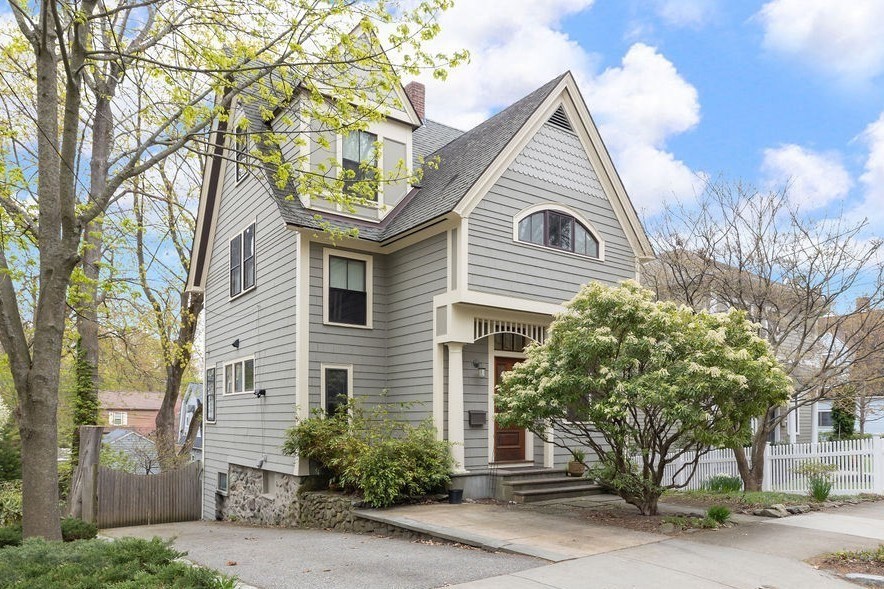 26 Circuit Ave