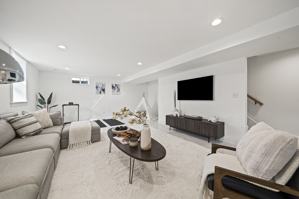 61 Gale Street # 1