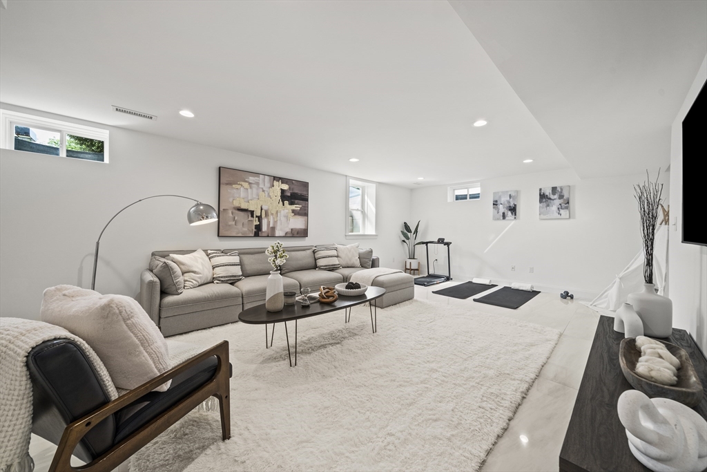 61 Gale Street # 1