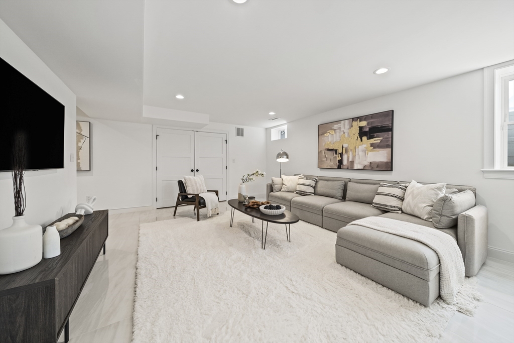 61 Gale Street # 1