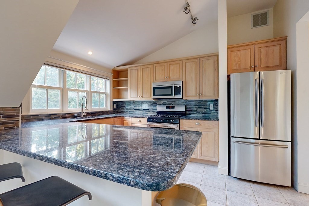90 Highland Ave # 2