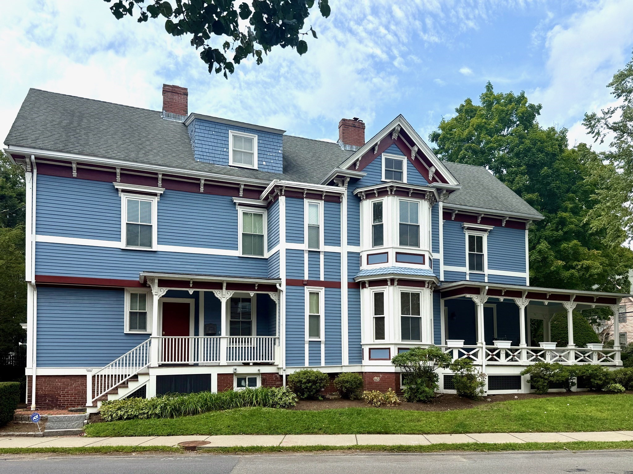 90 Highland Ave # 2