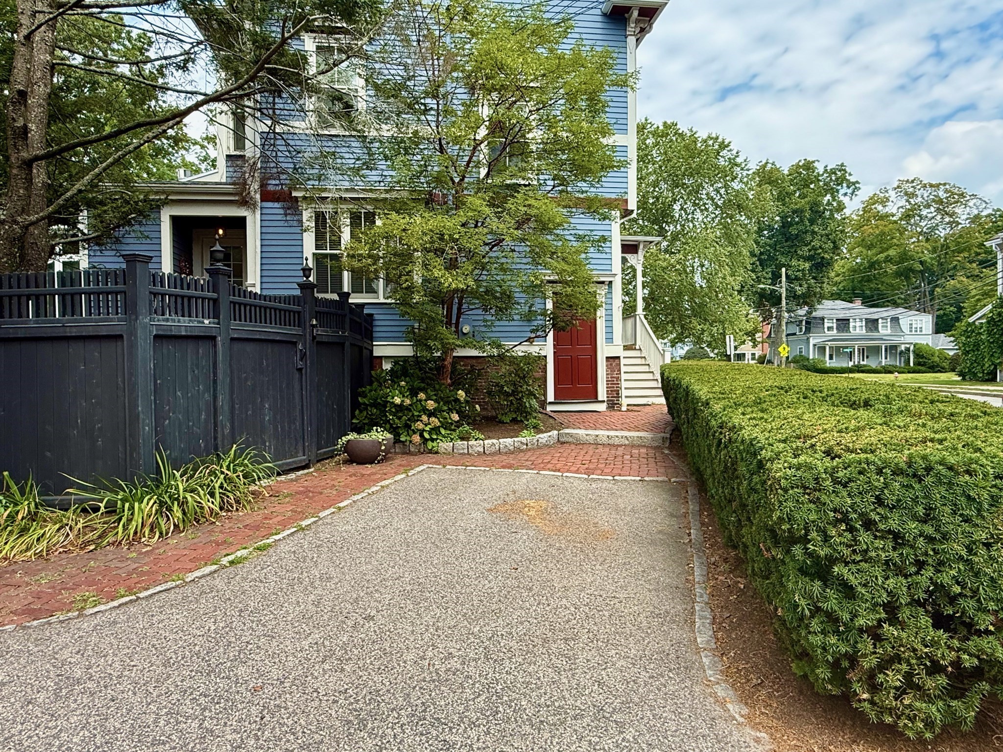 90 Highland Ave # 2