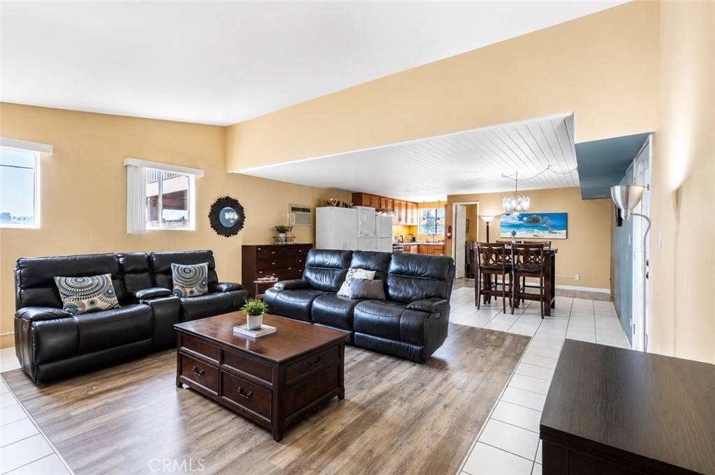 1145 Knoll Drive