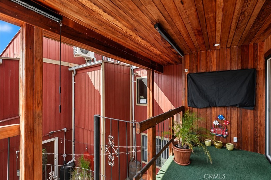 1145 Knoll Drive