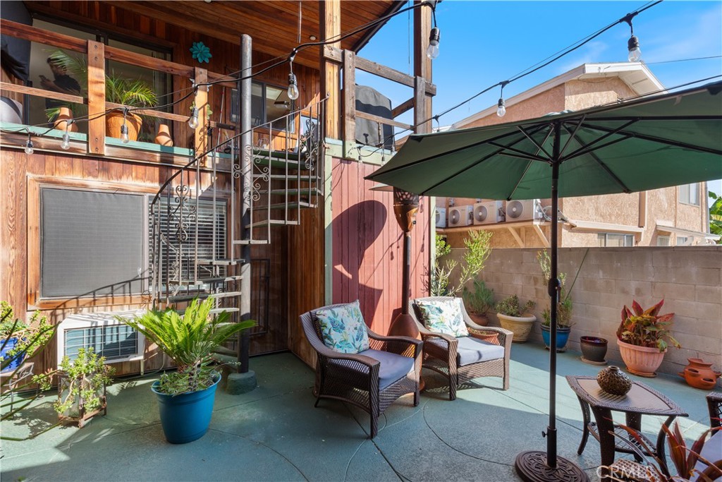 1145 Knoll Drive