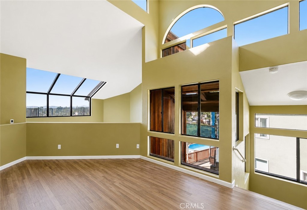 1145 Knoll Drive