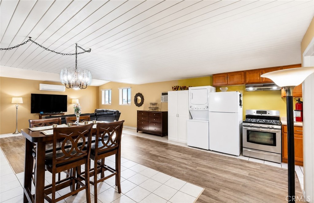 1145 Knoll Drive