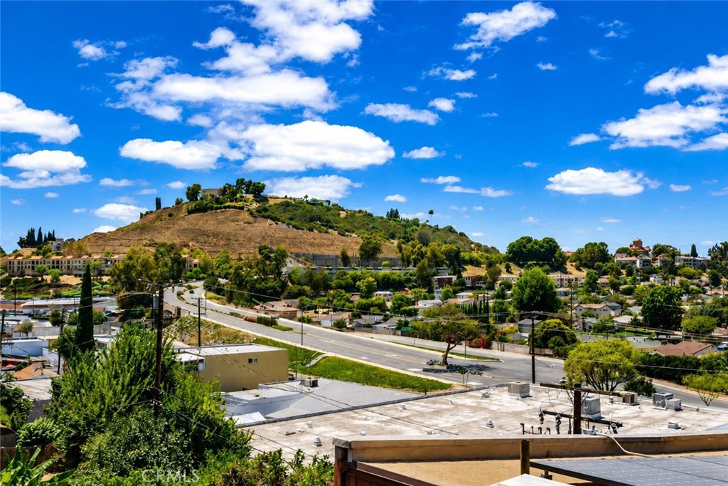 1145 Knoll Drive