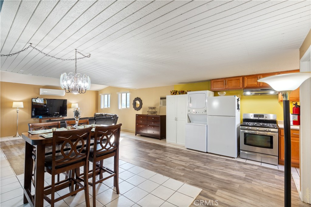 1145 Knoll Drive