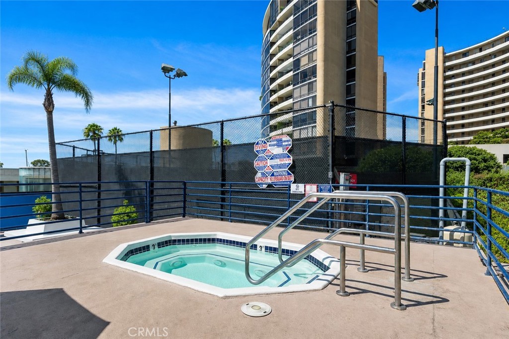 4265 Marina City Drive 811