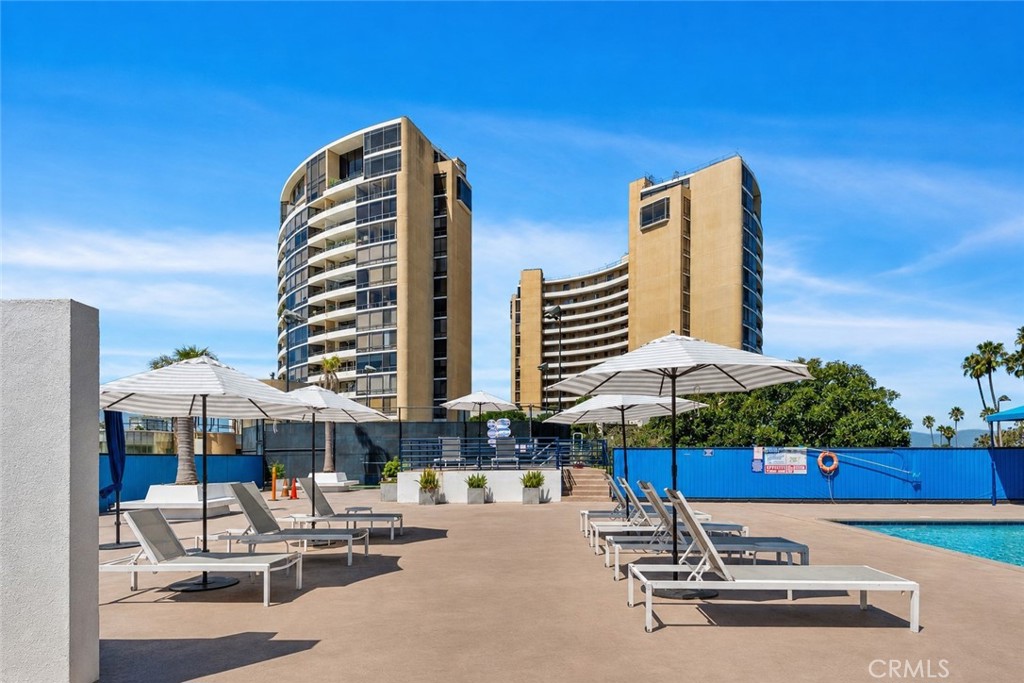 4265 Marina City Drive 811