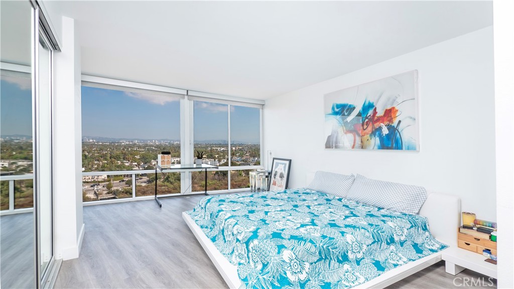 4265 Marina City Drive 811