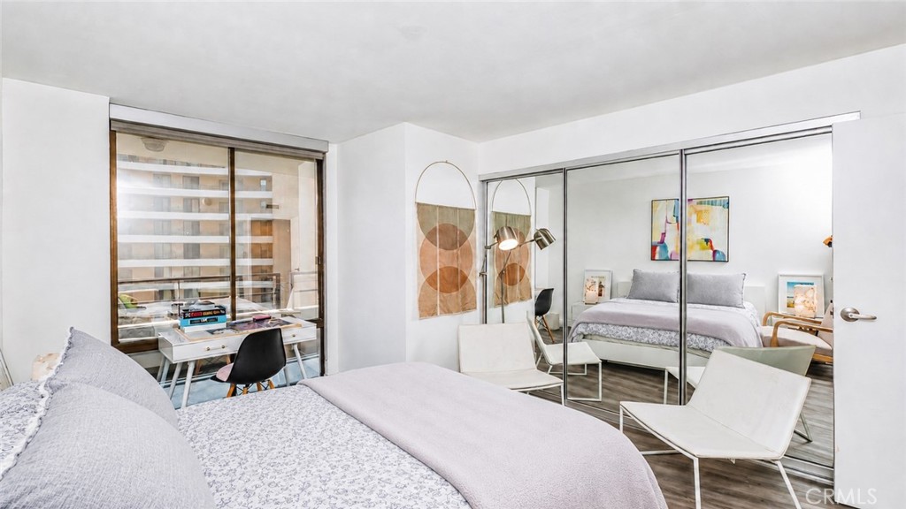 4265 Marina City Drive 811