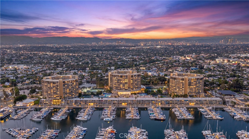 4265 Marina City Drive 811