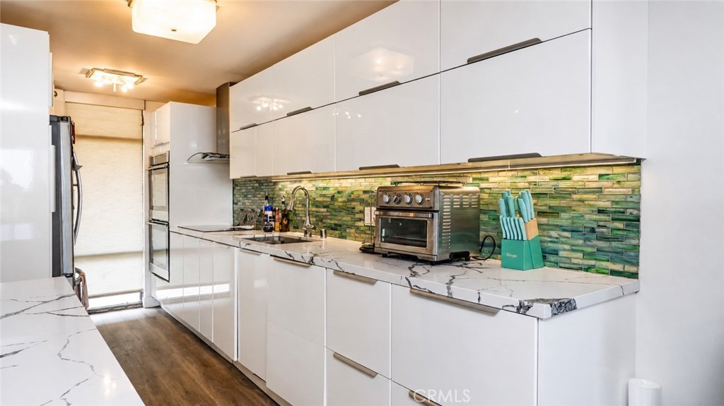 4265 Marina City Drive 811