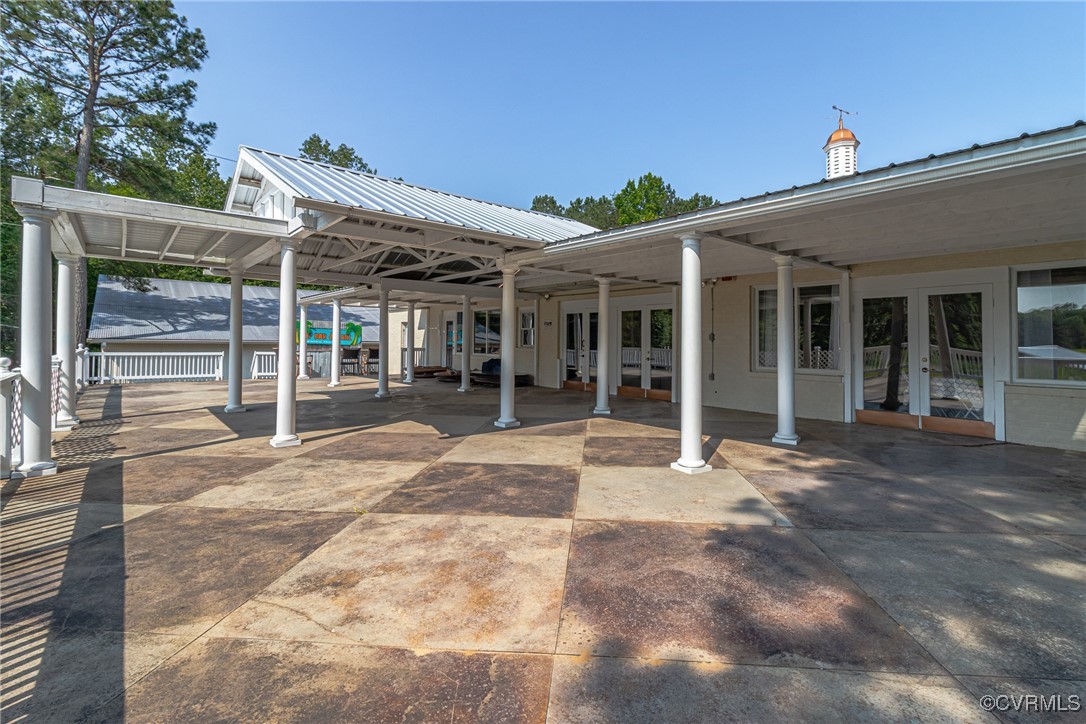 226 VILLAGE GREEN