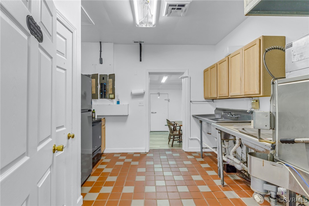 226 VILLAGE GREEN