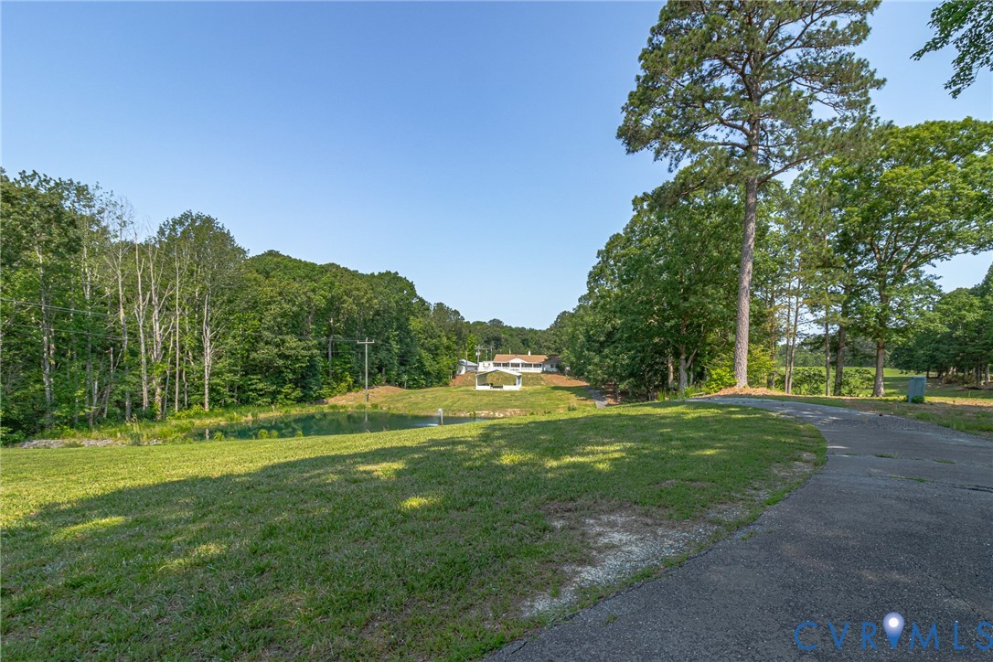 225 VILLIAGE GREEN
