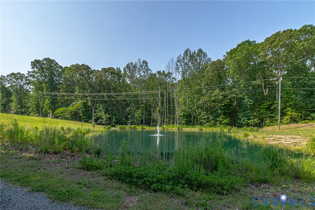 225 VILLIAGE GREEN