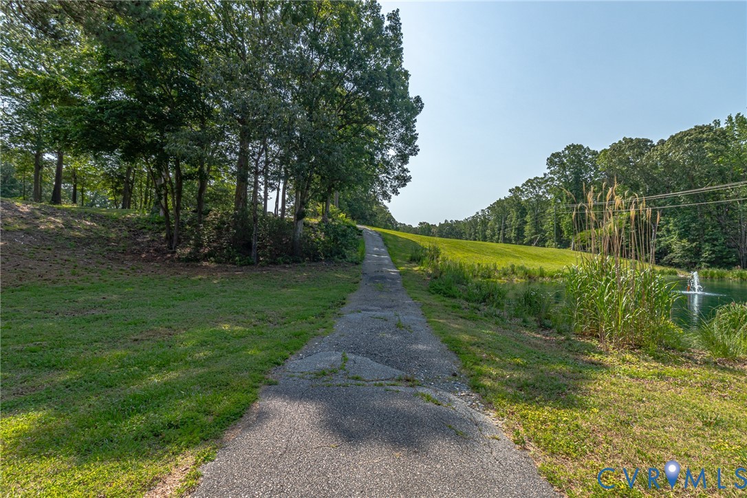 225 VILLIAGE GREEN