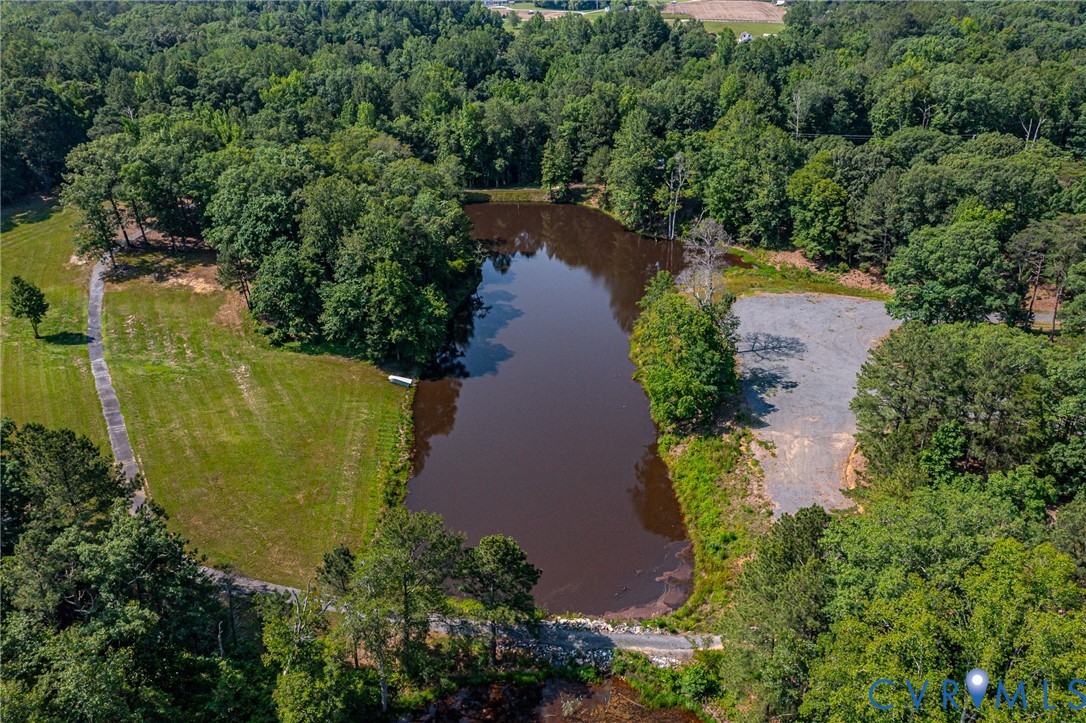 225 VILLIAGE GREEN