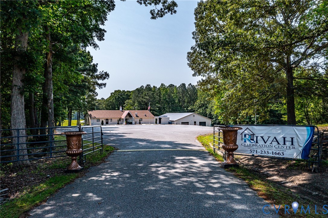 225 VILLIAGE GREEN
