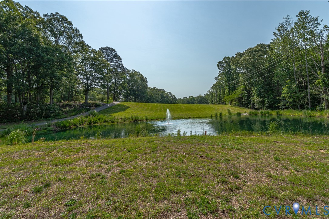 225 VILLIAGE GREEN