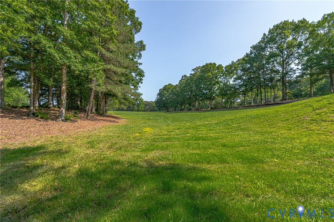 225 VILLIAGE GREEN