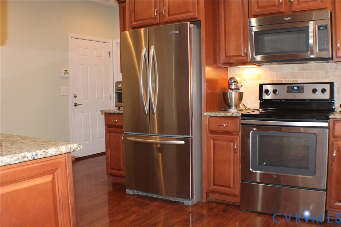 3505 Coles Point Way