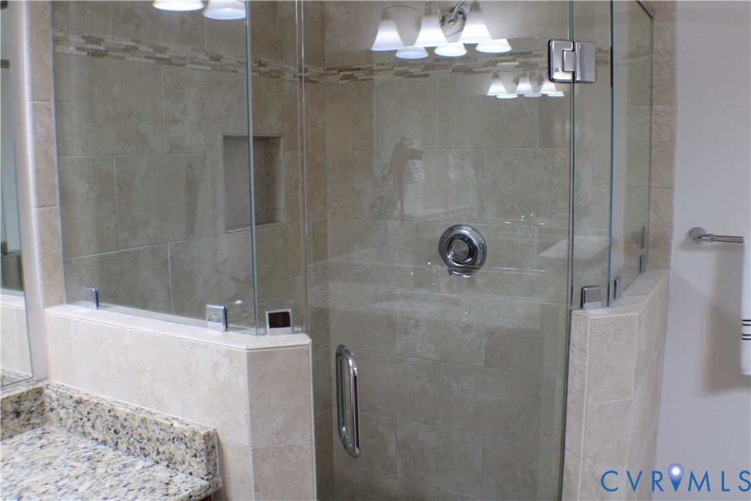 3505 Coles Point Way