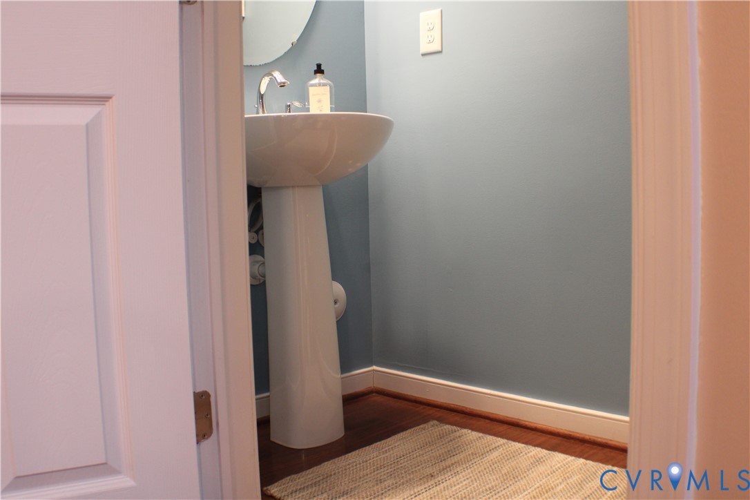 3505 Coles Point Way