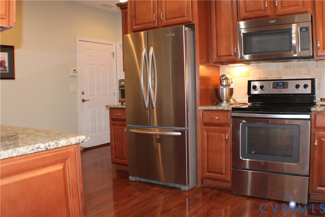 3505 Coles Point Way