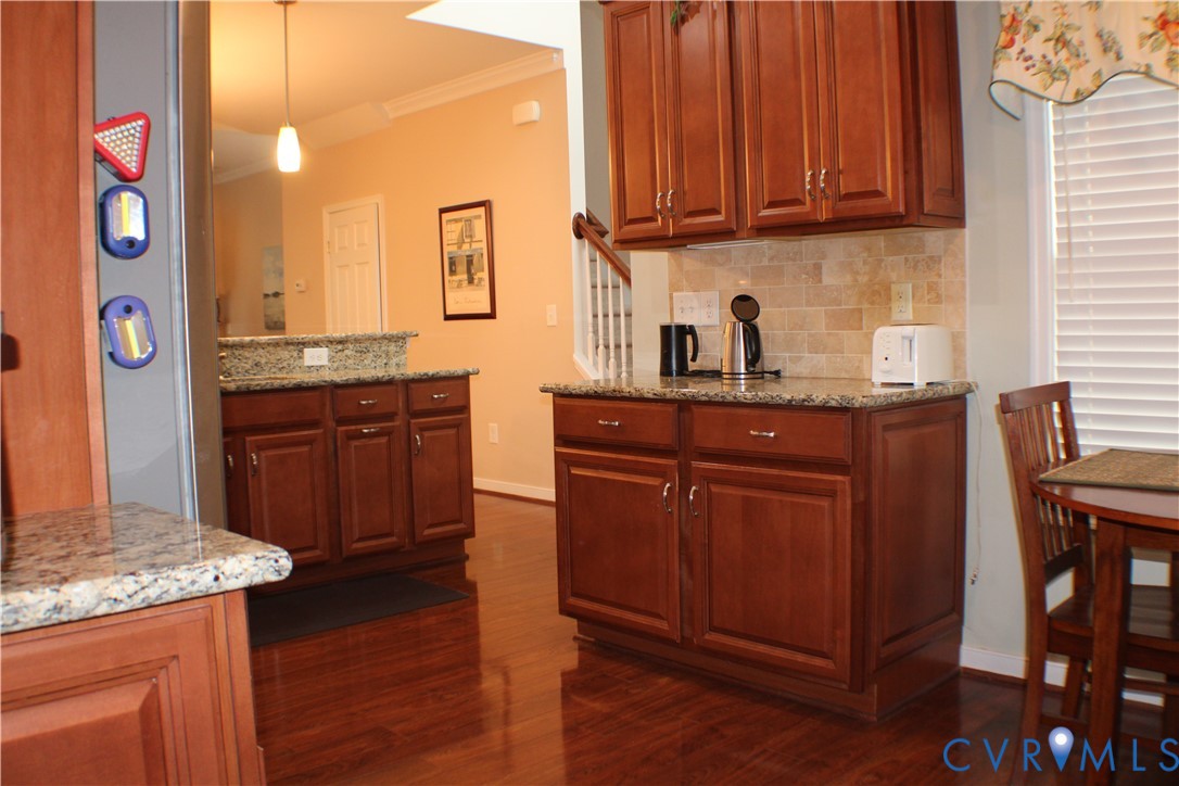 3505 Coles Point Way