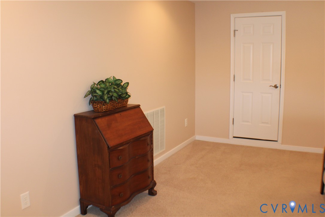 3505 Coles Point Way