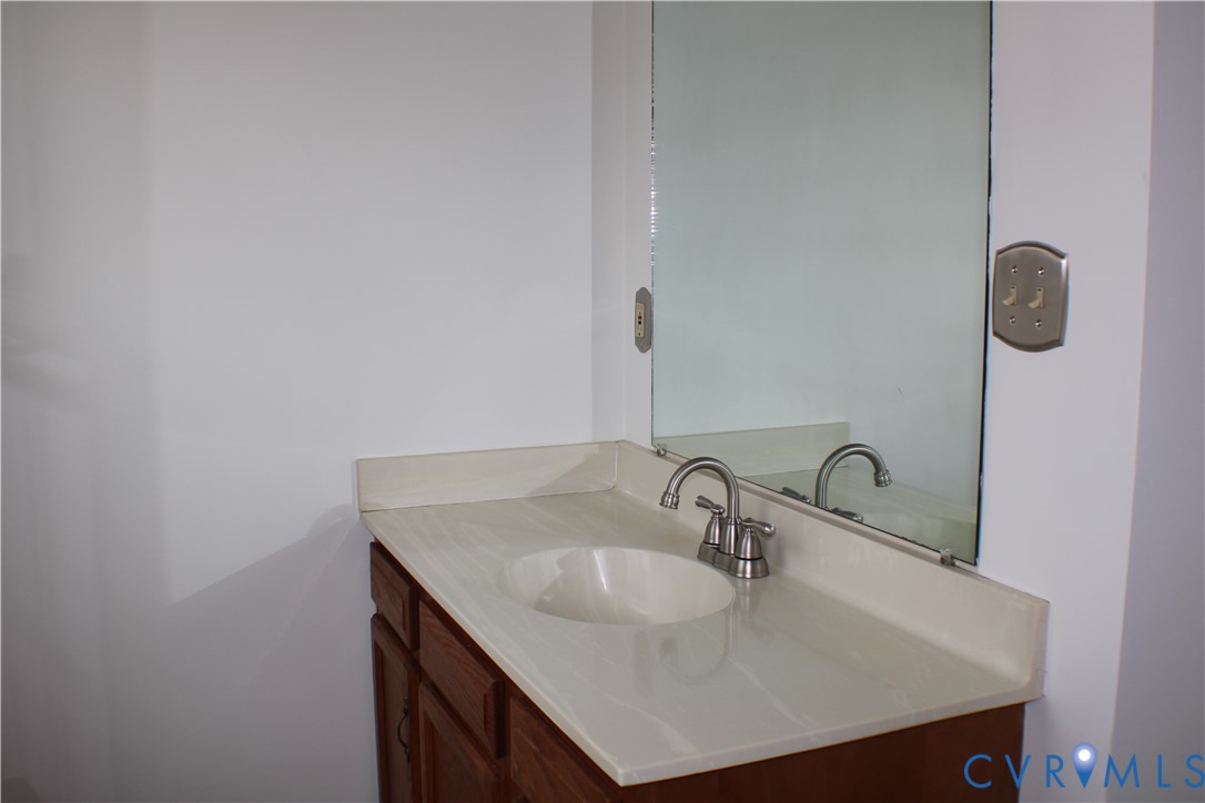 5121 Reids Pointe Rd