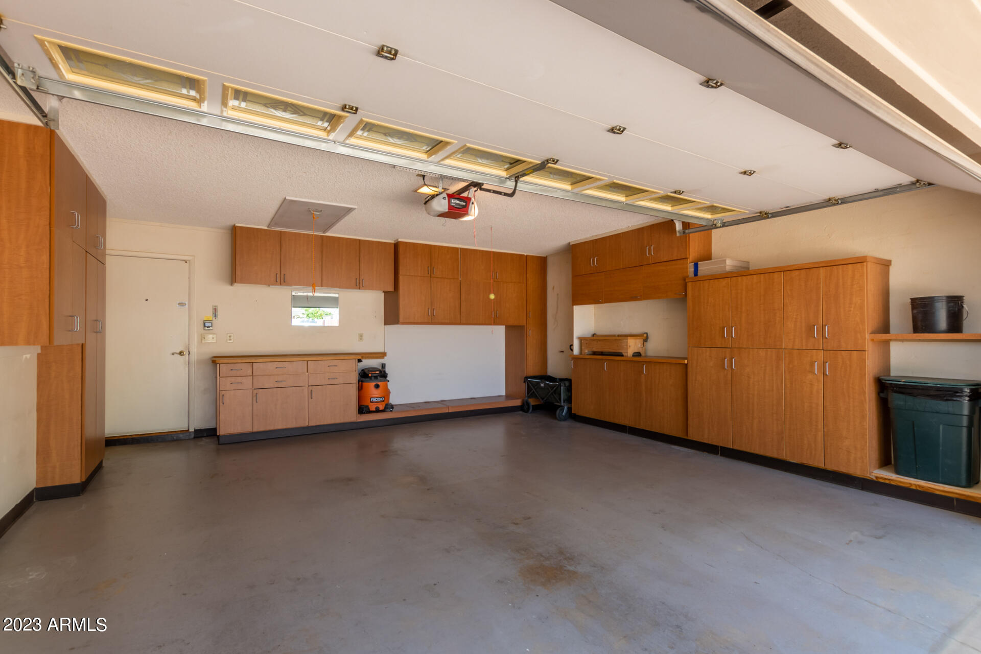 10041 N 25TH Street