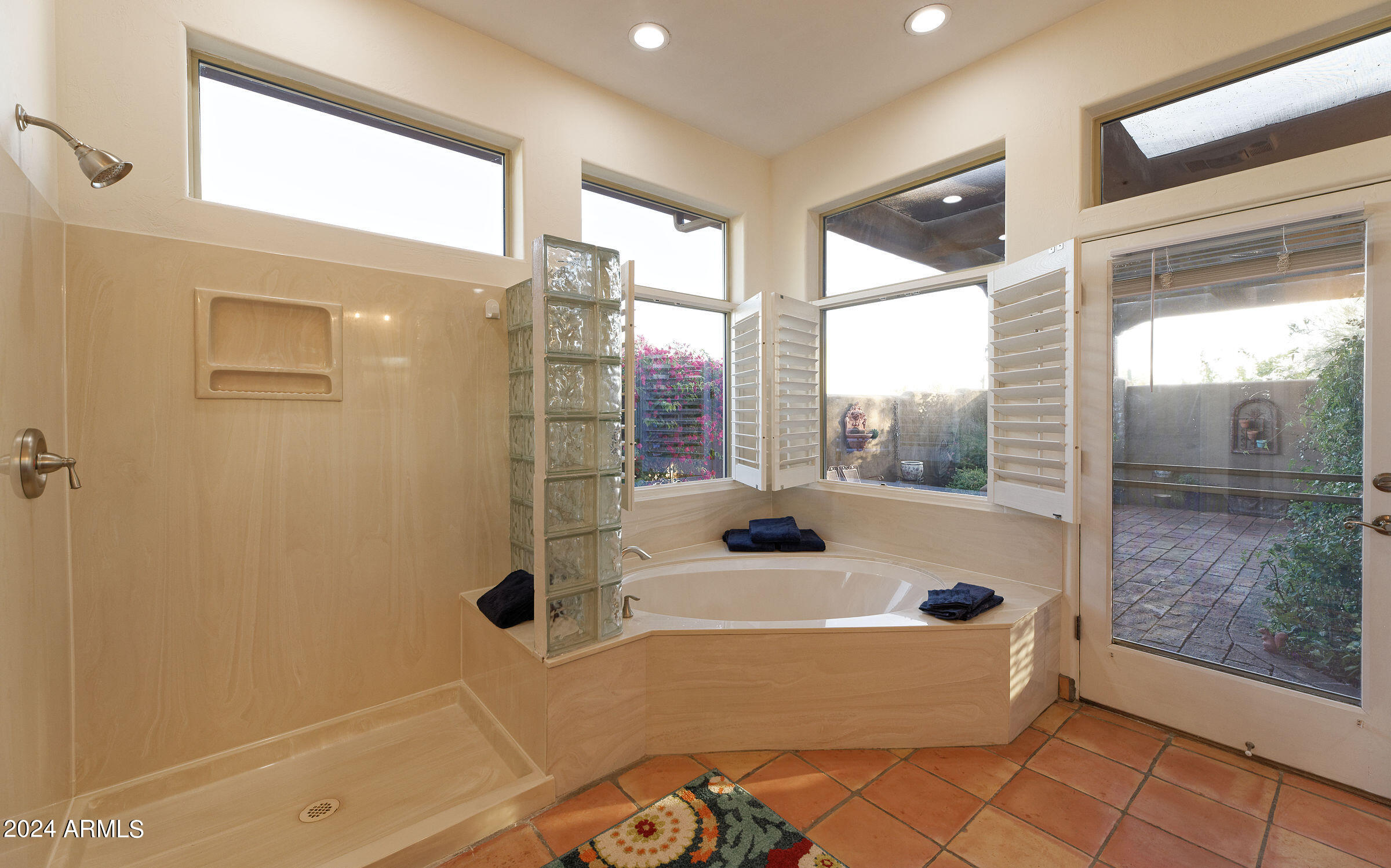 8315 E BRONCO Trail