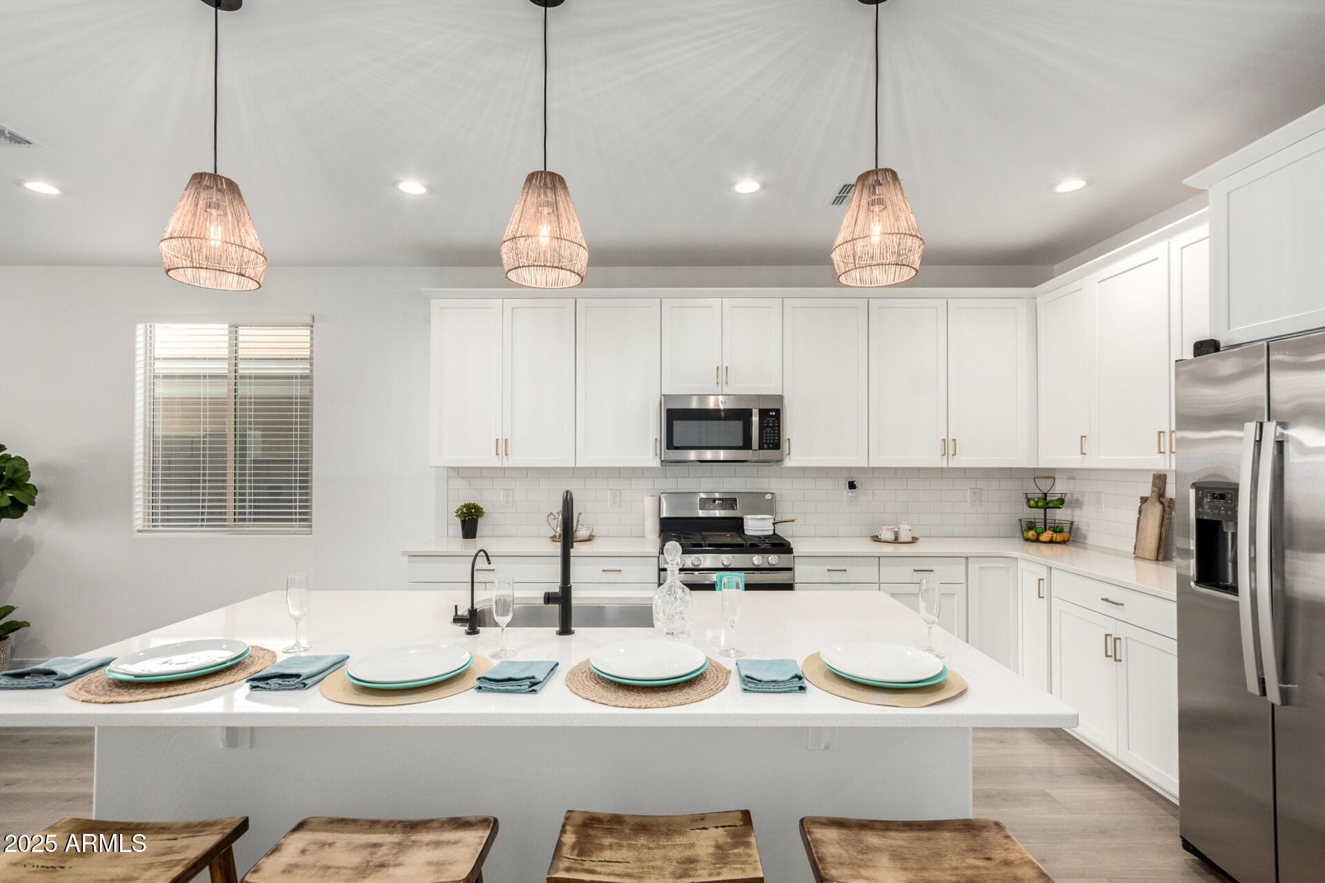 20264 W MONTECITO Avenue