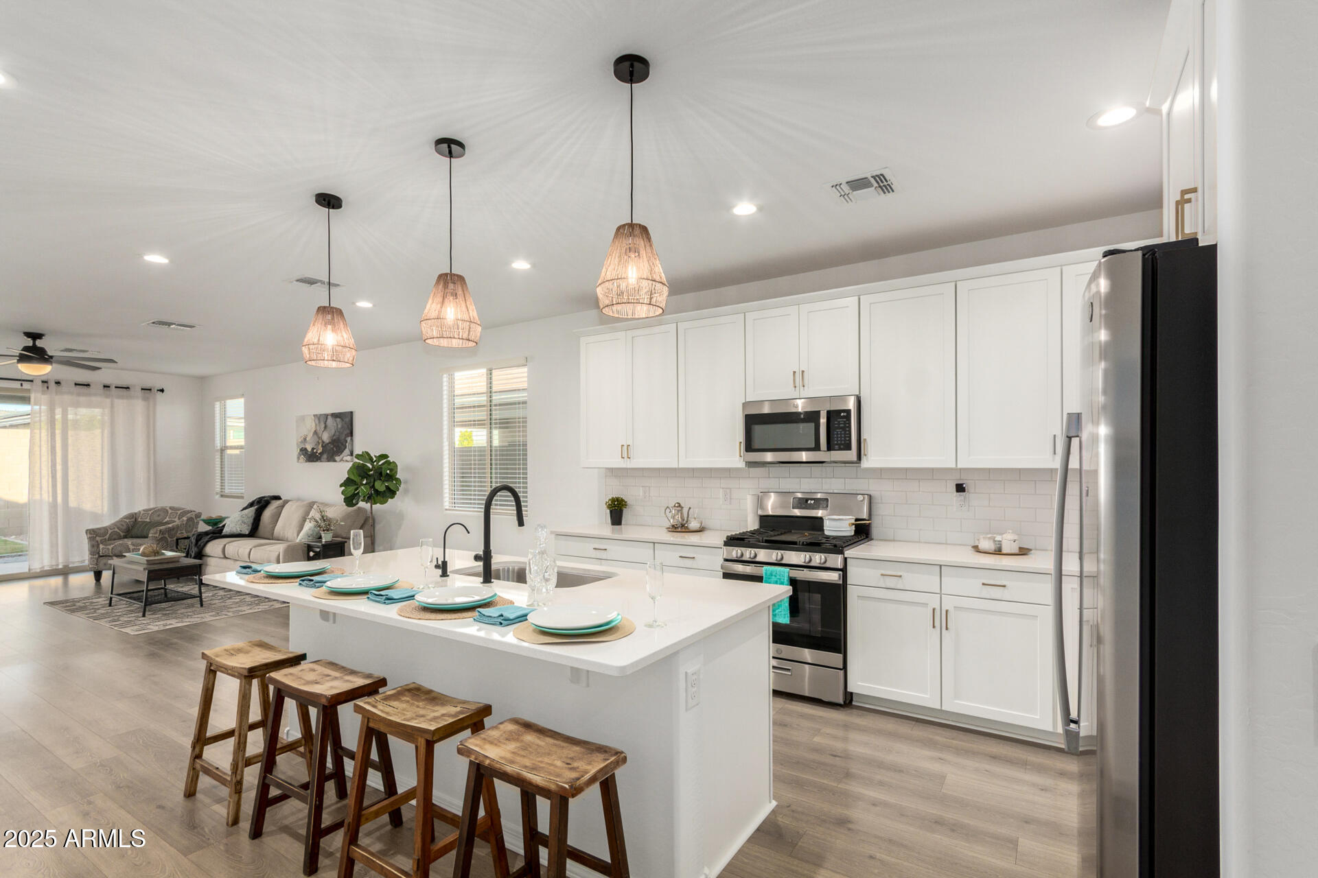 20264 W MONTECITO Avenue