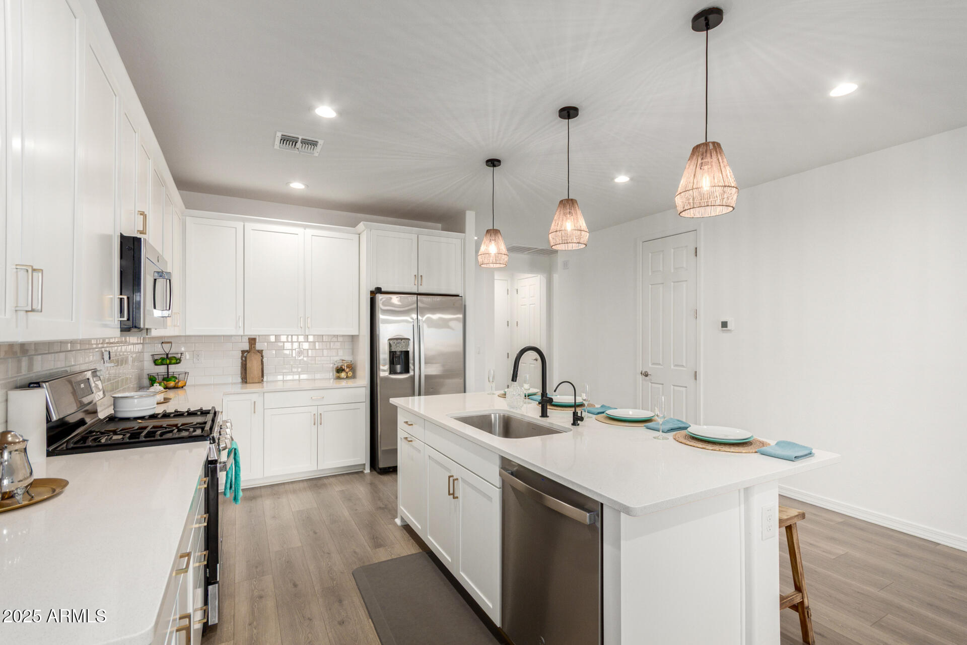 20264 W MONTECITO Avenue