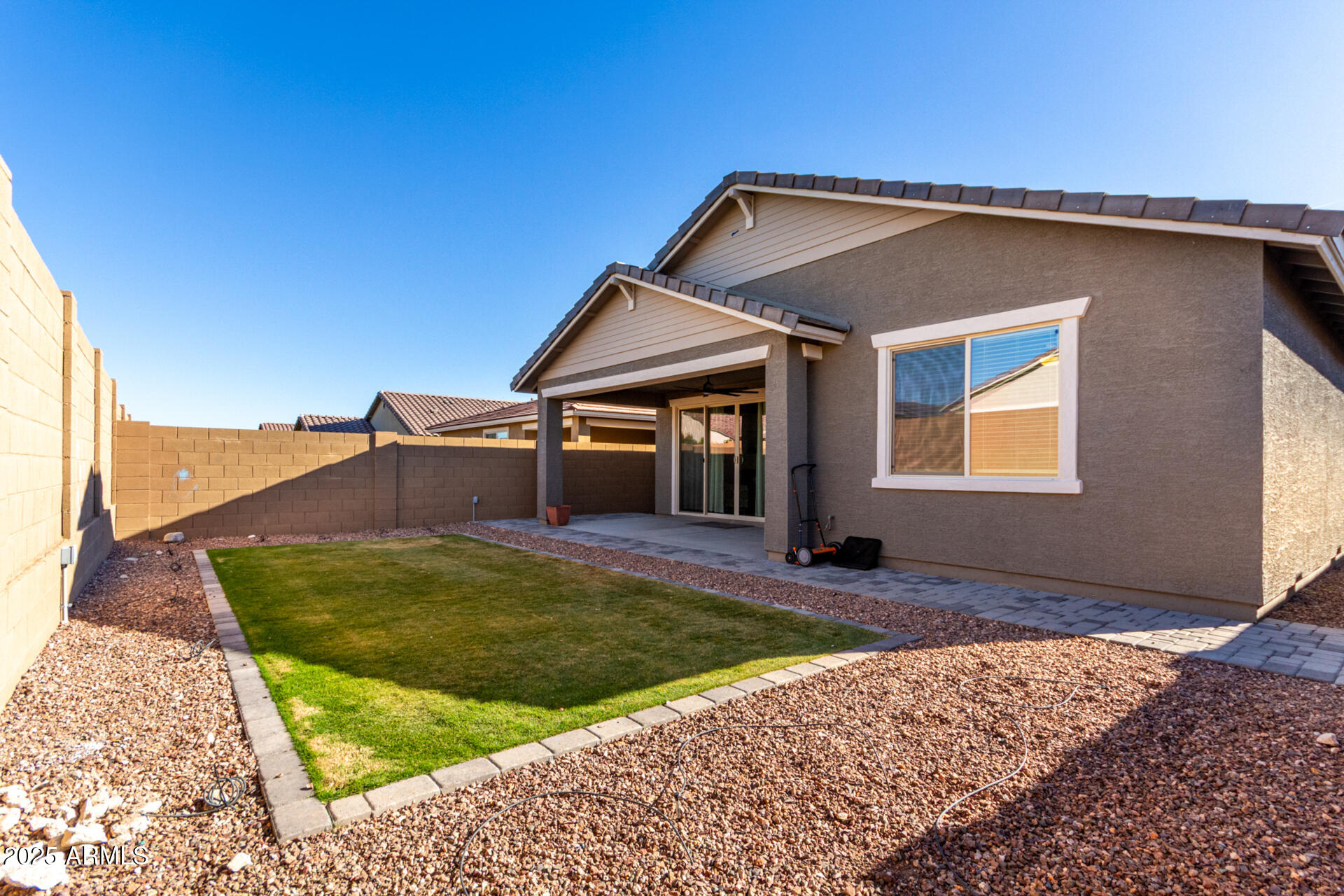 20264 W MONTECITO Avenue