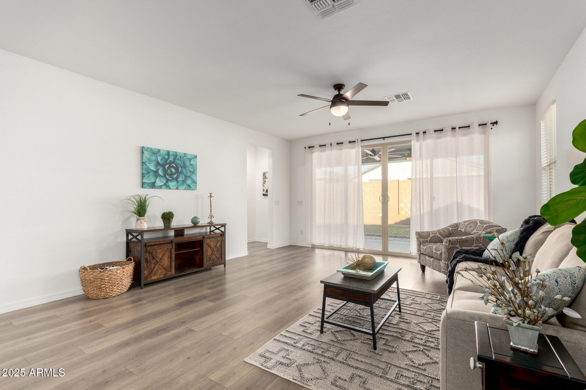 20264 W MONTECITO Avenue