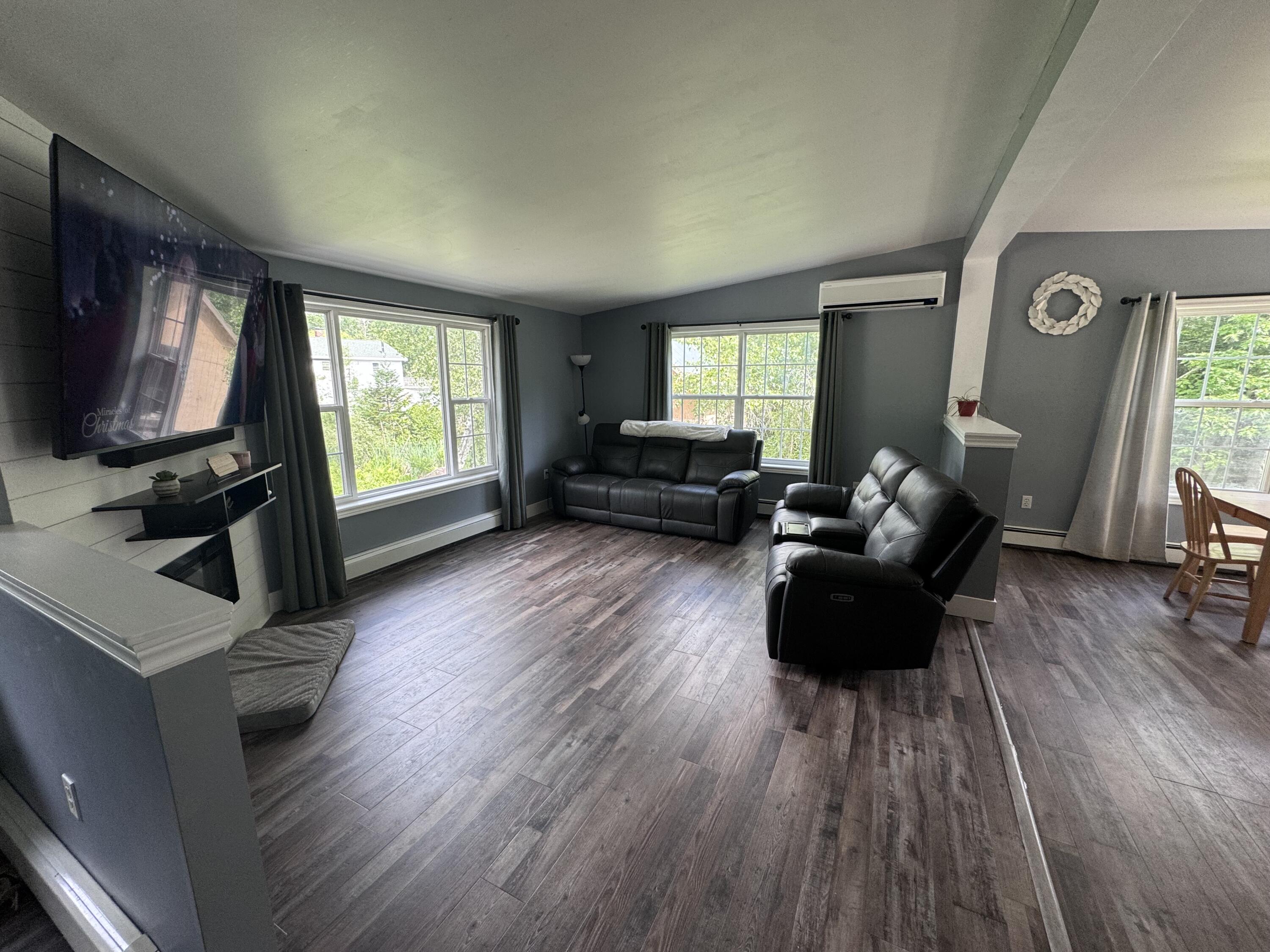 1058 Pleasant Street