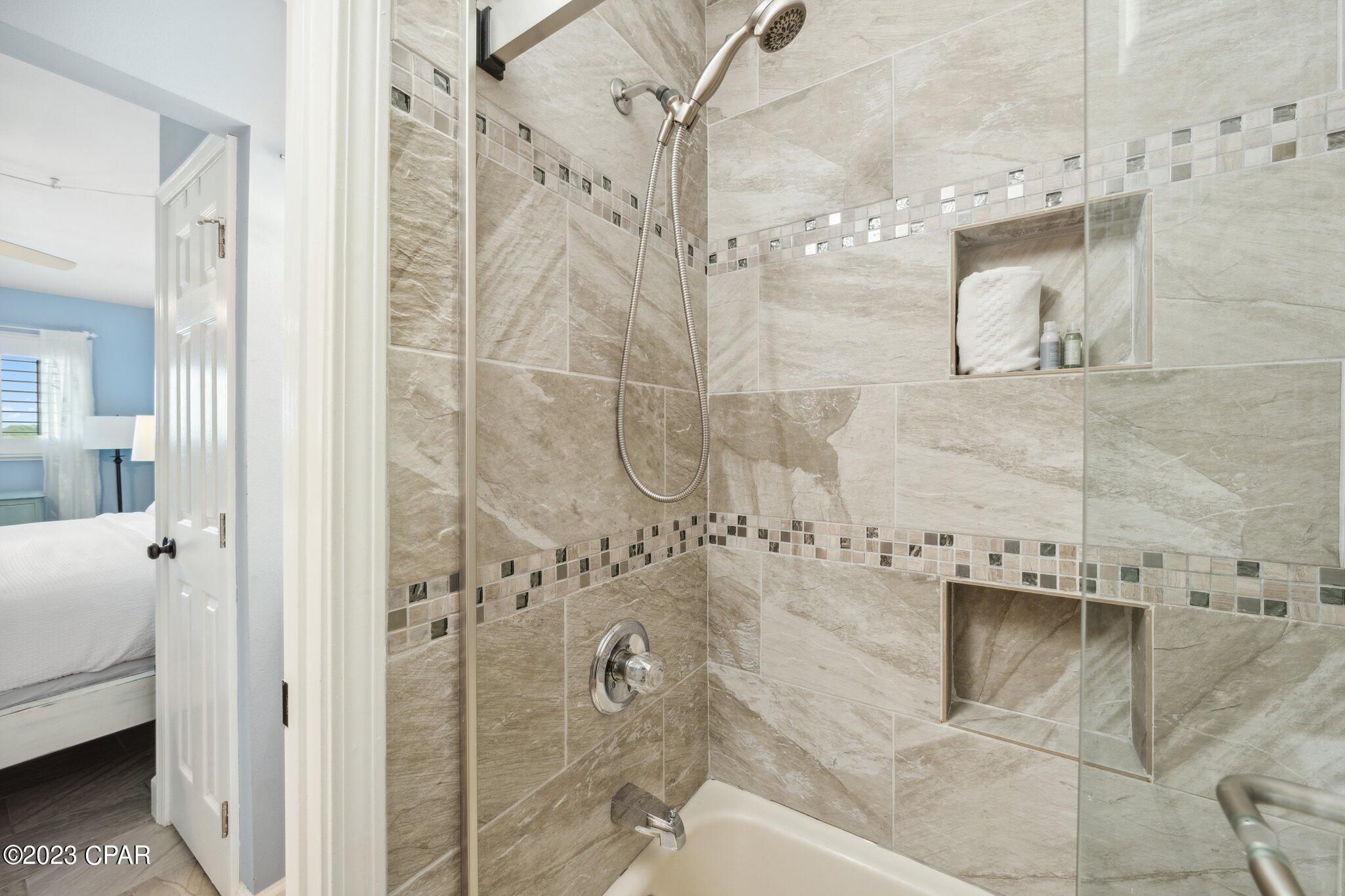 8743 Thomas Drive 423